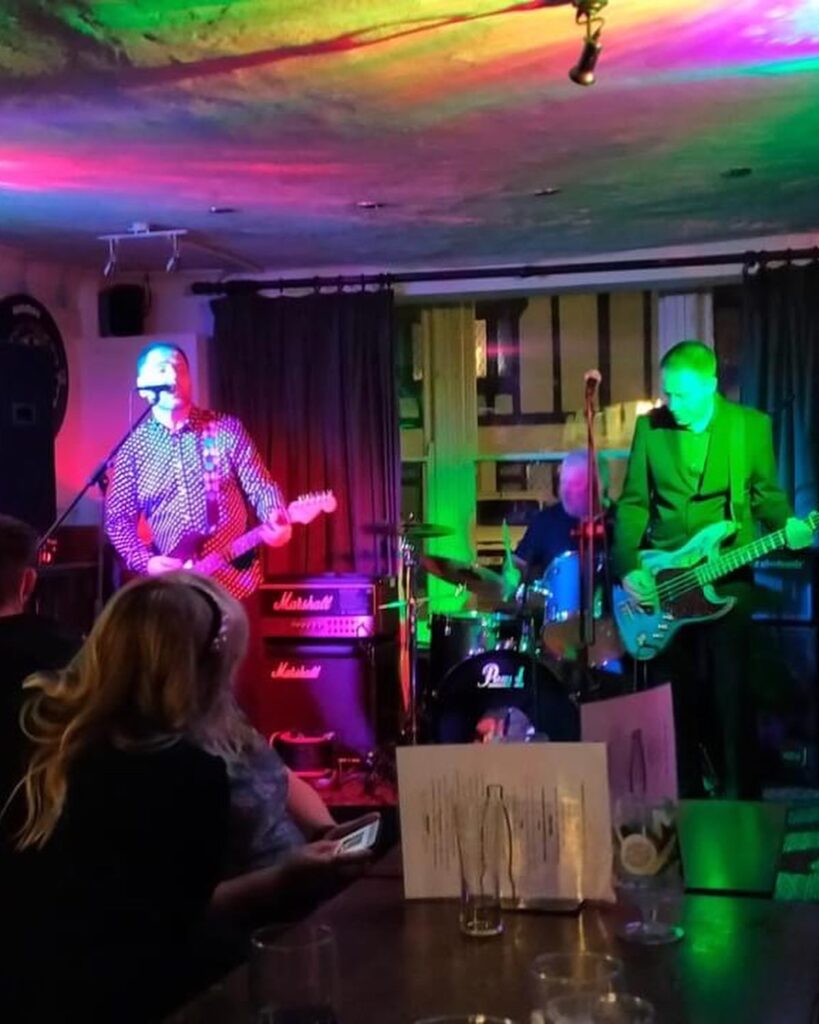 Scratchers at The Three Lions, Godalming 15th June